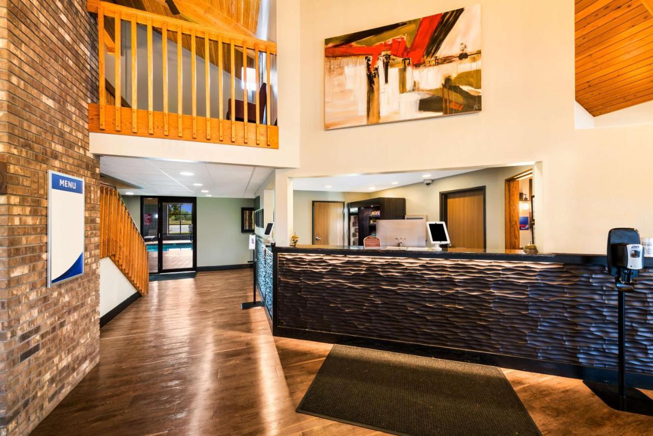 Best Western Derby Inn Ийгъл Ривър Екстериор снимка
