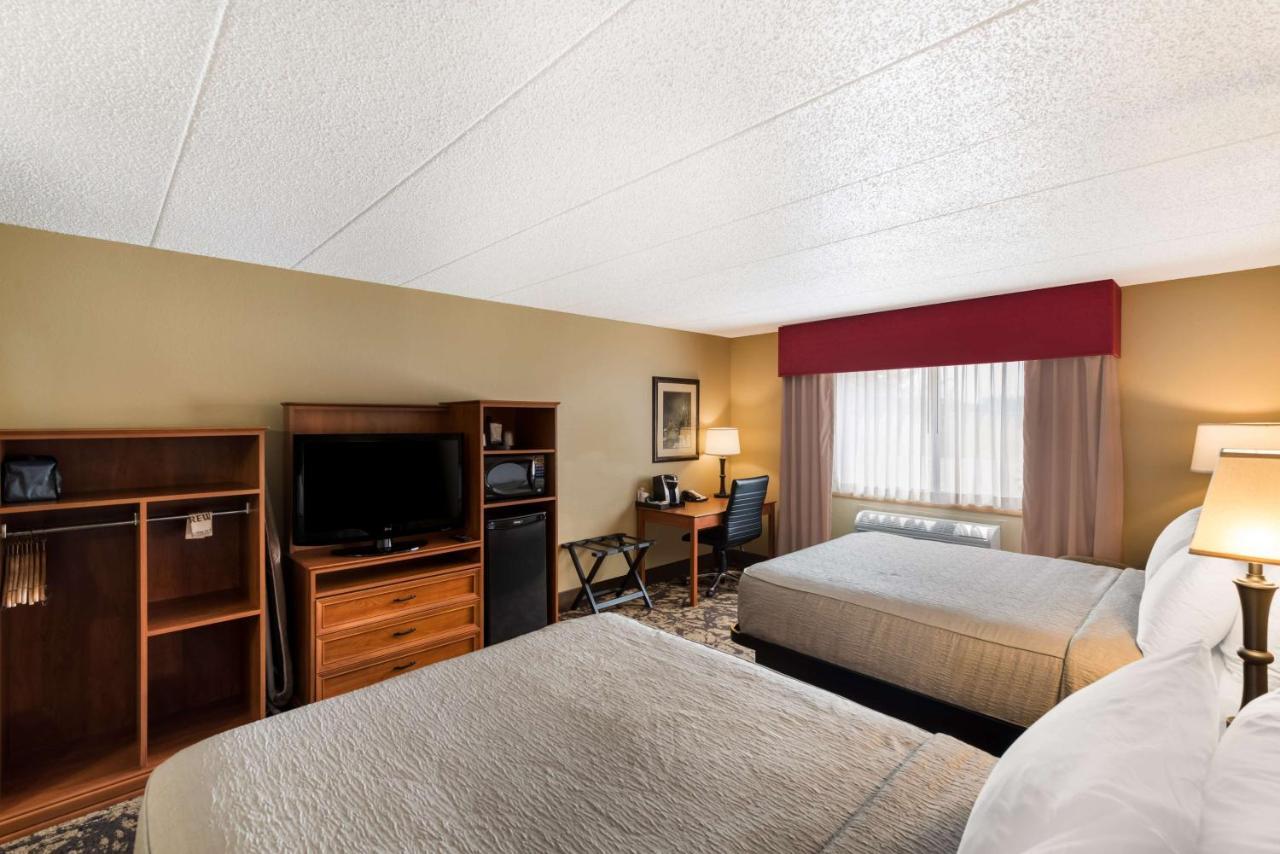 Best Western Derby Inn Ийгъл Ривър Екстериор снимка