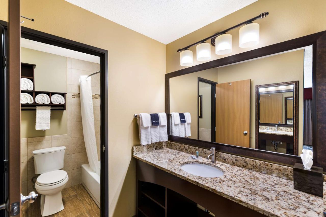 Best Western Derby Inn Ийгъл Ривър Екстериор снимка