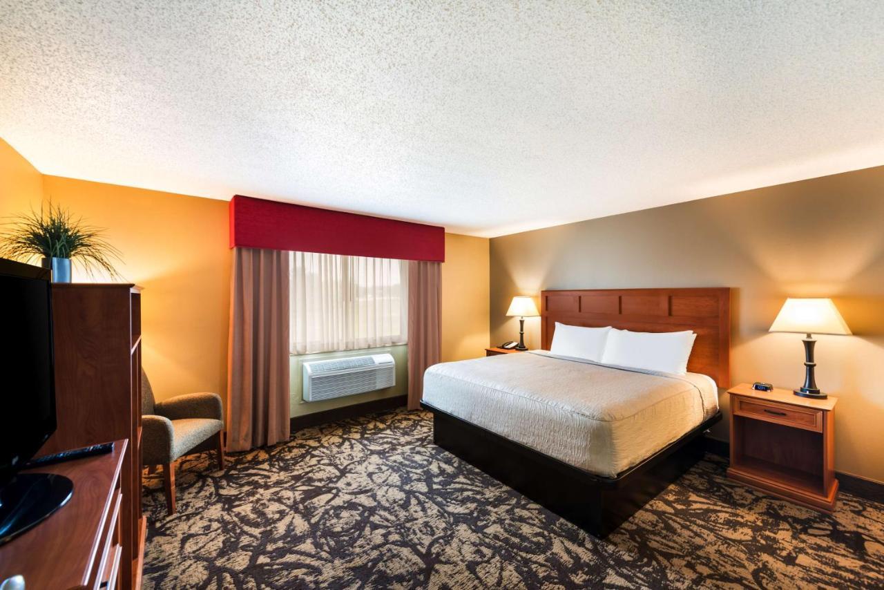 Best Western Derby Inn Ийгъл Ривър Екстериор снимка