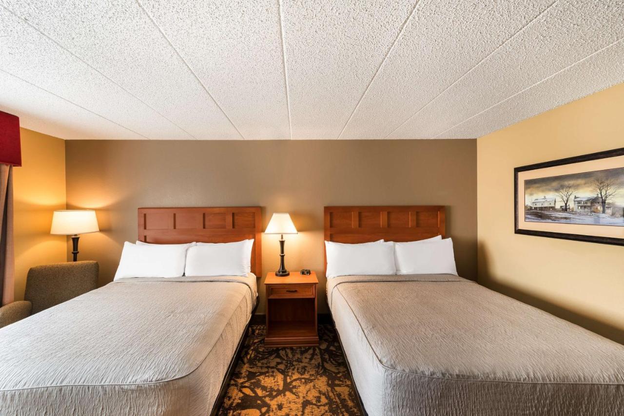 Best Western Derby Inn Ийгъл Ривър Екстериор снимка