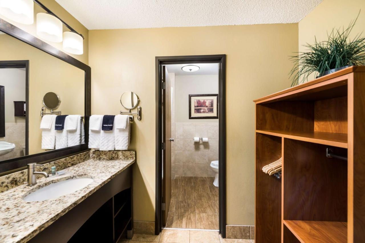 Best Western Derby Inn Ийгъл Ривър Екстериор снимка