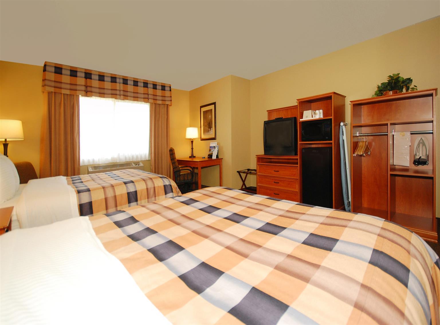 Best Western Derby Inn Ийгъл Ривър Стая снимка