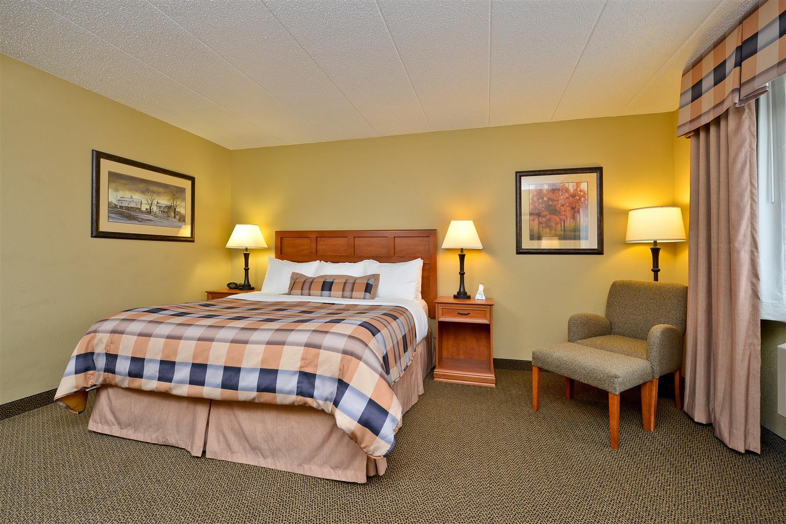 Best Western Derby Inn Ийгъл Ривър Екстериор снимка