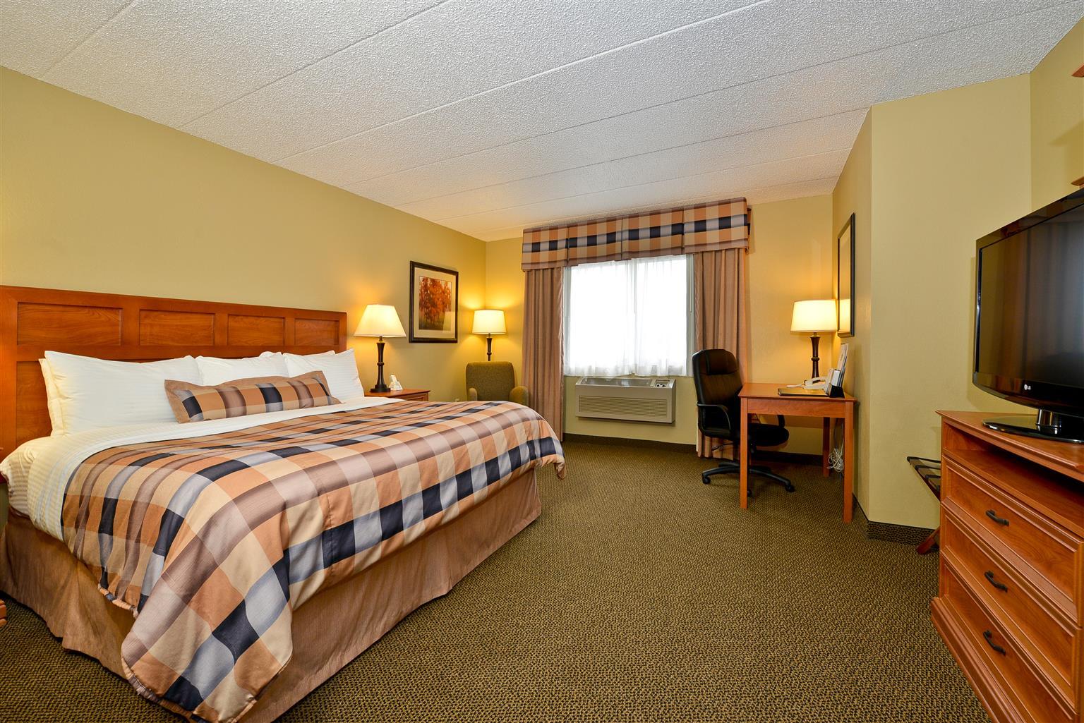 Best Western Derby Inn Ийгъл Ривър Екстериор снимка
