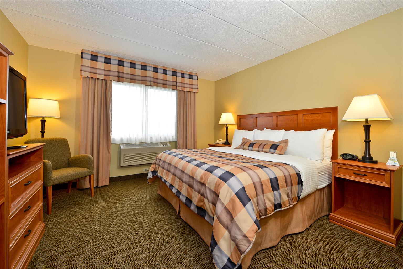 Best Western Derby Inn Ийгъл Ривър Екстериор снимка