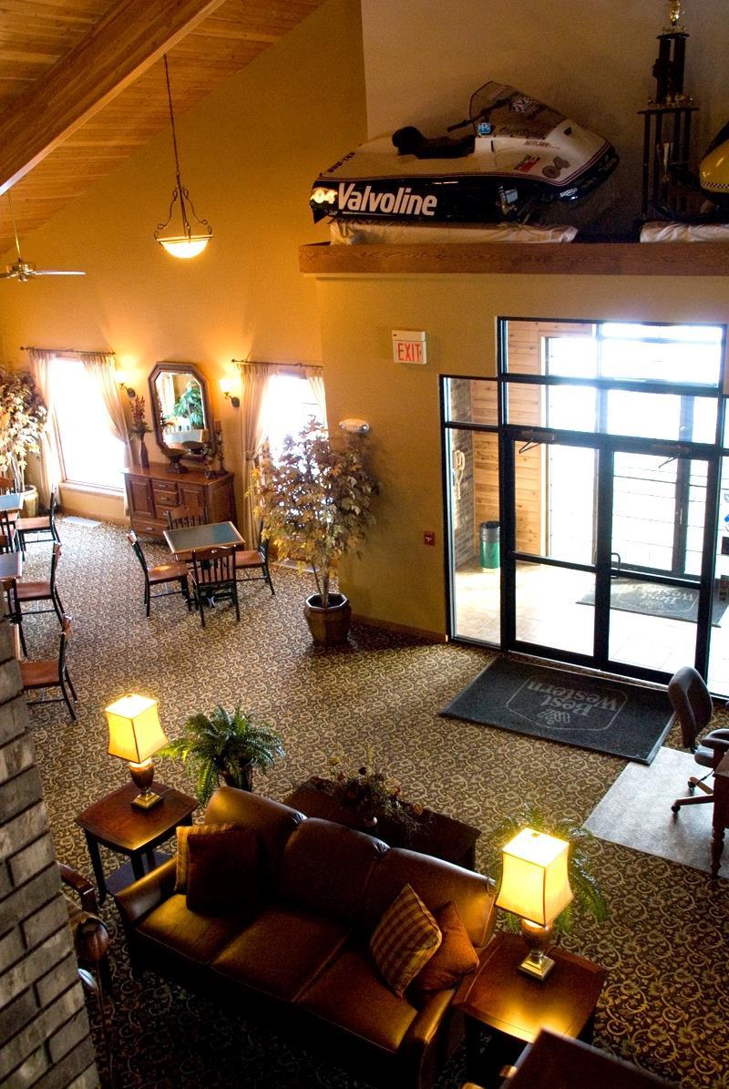 Best Western Derby Inn Ийгъл Ривър Интериор снимка