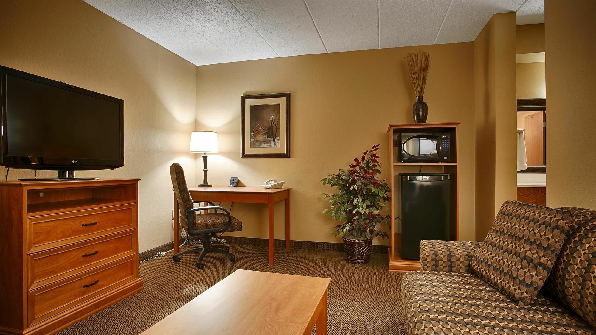 Best Western Derby Inn Ийгъл Ривър Екстериор снимка