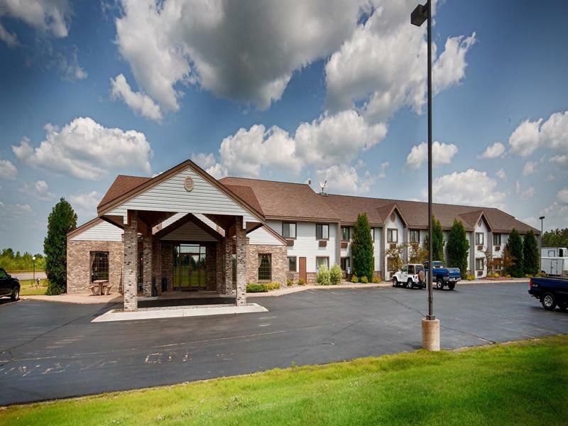 Best Western Derby Inn Ийгъл Ривър Екстериор снимка