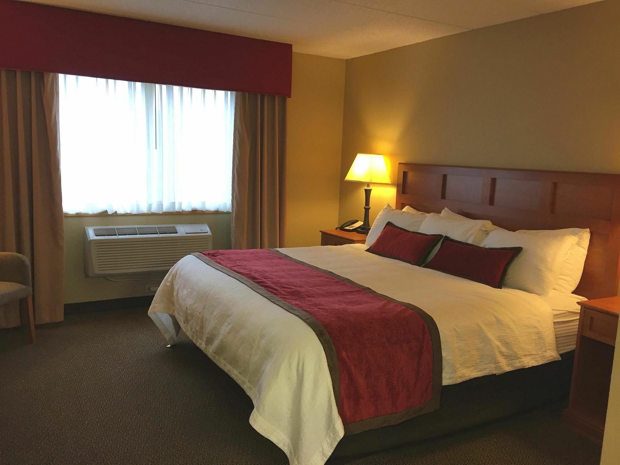 Best Western Derby Inn Ийгъл Ривър Екстериор снимка
