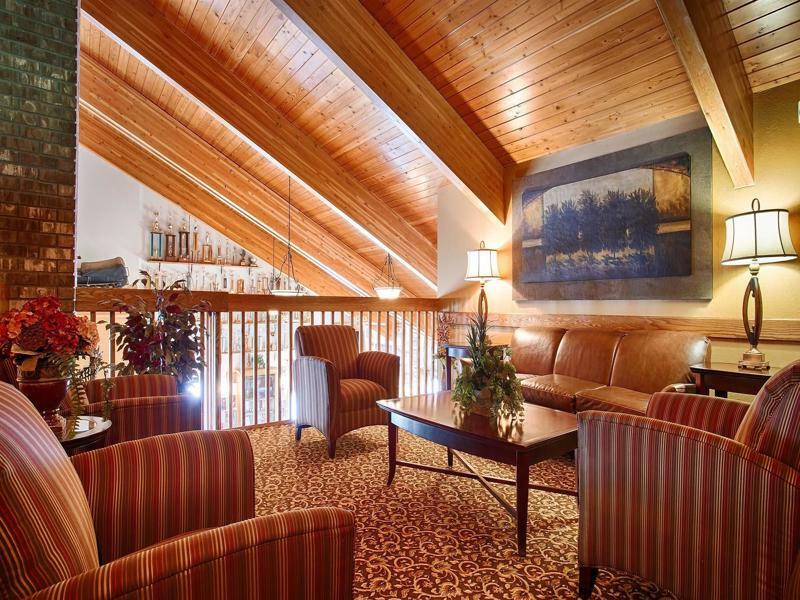Best Western Derby Inn Ийгъл Ривър Екстериор снимка